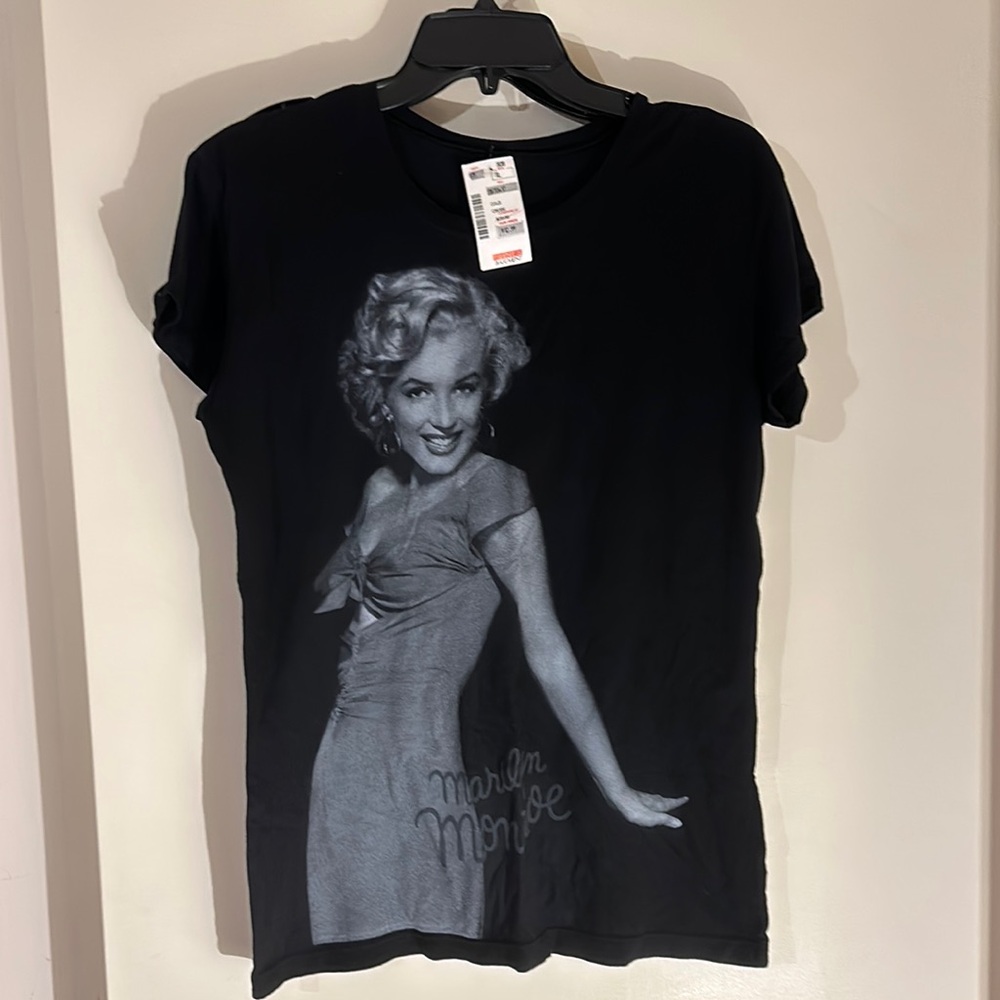 Cold Crush Black and White Graphic Short Sleeve Tee